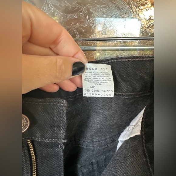 Vintage LEVIS Jeans Men 36x34 Black Denim 90s 560 Loose Fit Tapered Leg USA Made - Picture 8 of 8